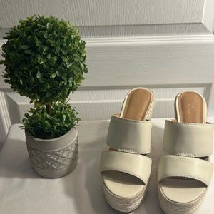 Cream slide on wedges